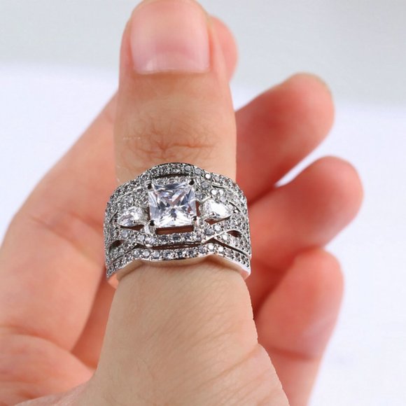 *NEW 18K White Gold Princess Cut Diamond 3PC Ring - Picture 7 of 15